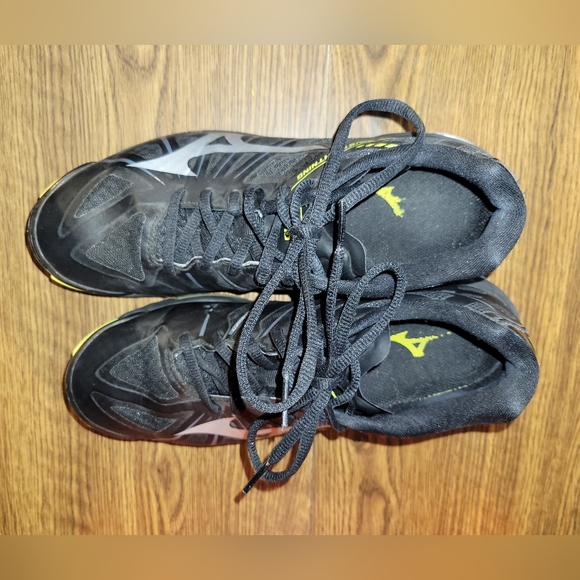 Mizuno Wave Lightning Shoes - Picture 3 of 4